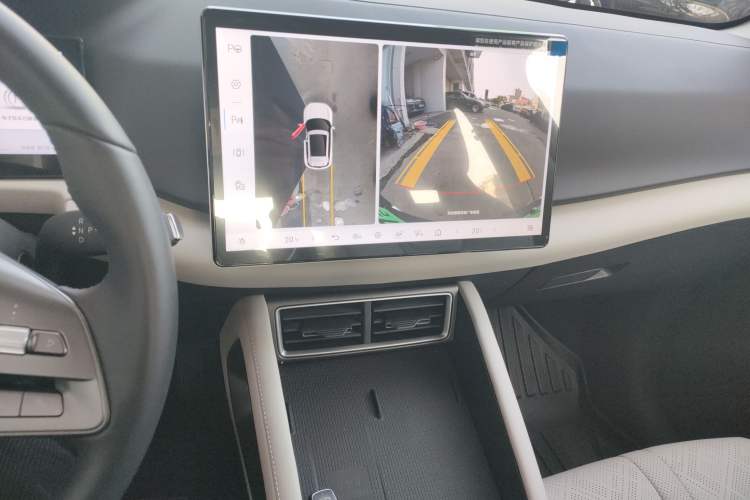 Used BYD Yuan UP 2025 Intelligent Driving Version 401 km Leading Edition