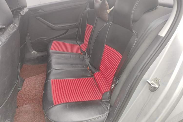 Used Volkswagen Jetta 2015 1.4L Manual Fashion Model
