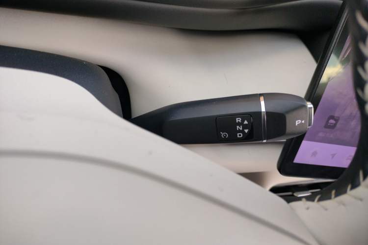 Used  Q07 2025 215 Flagship PLUS
