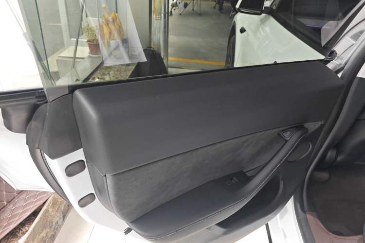 Used Tesla Model Y 2024 Rear-Wheel-Drive Version
