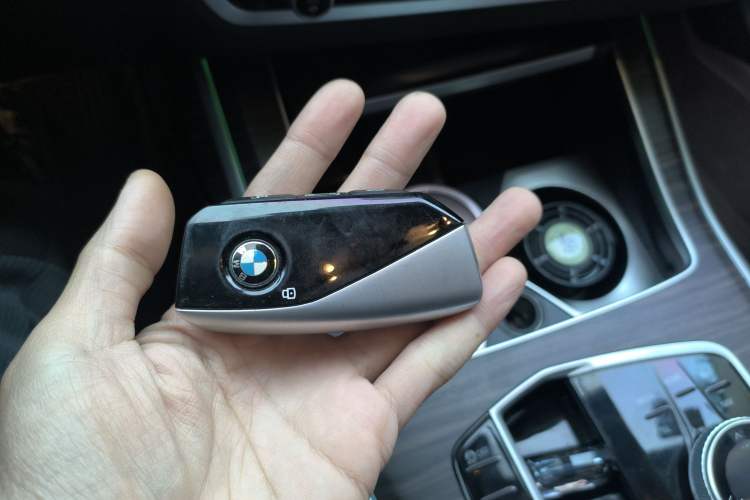 Used BMW X7 2023 xDrive40i Luxury Package with Leading Features
