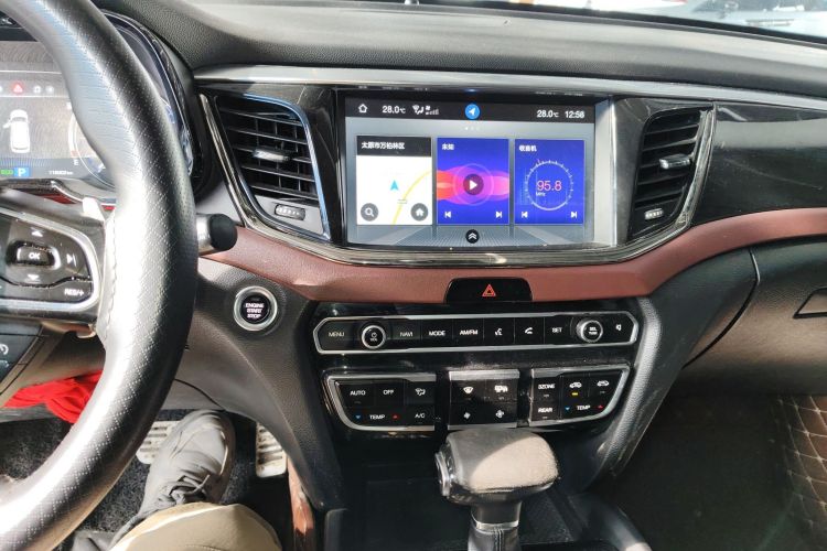 Used GAC Trumpchi GS8 2017 320T Two-Wheel Drive Luxury Smart Connectivity Version (7 Seats)
