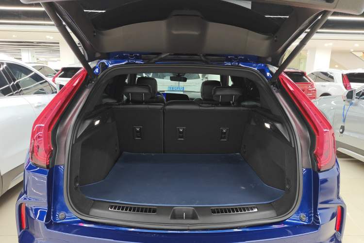 Used Cadillac XT4 2024 28T Two-Wheel-Drive Prestige Version