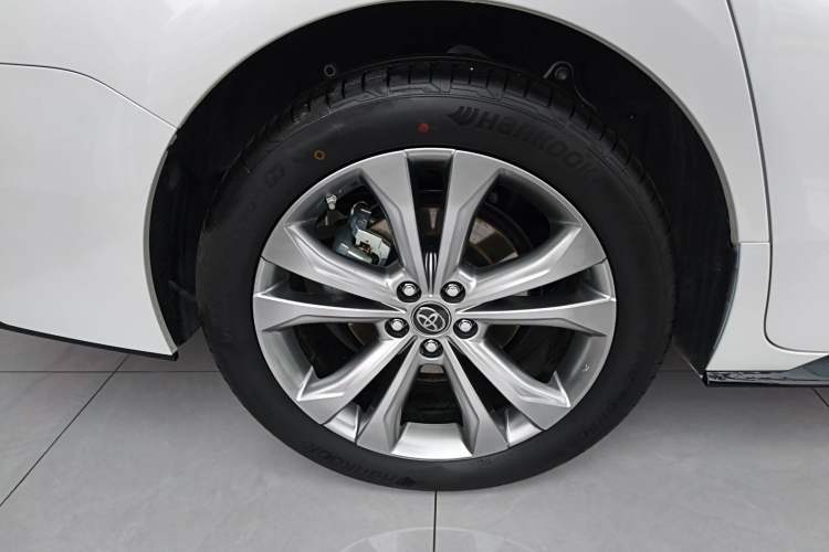 Used Toyota Sienna 2023 2.5L Hybrid Deluxe Edition
