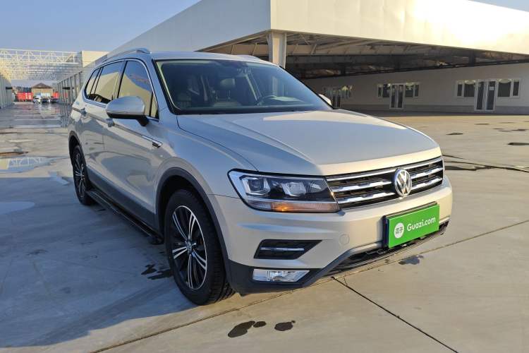 Used Volkswagen Tiguan L 2019 Updated Version 330TSI Automatic Two-Wheel Drive Panoramic Comfort Edition China VI Standard
