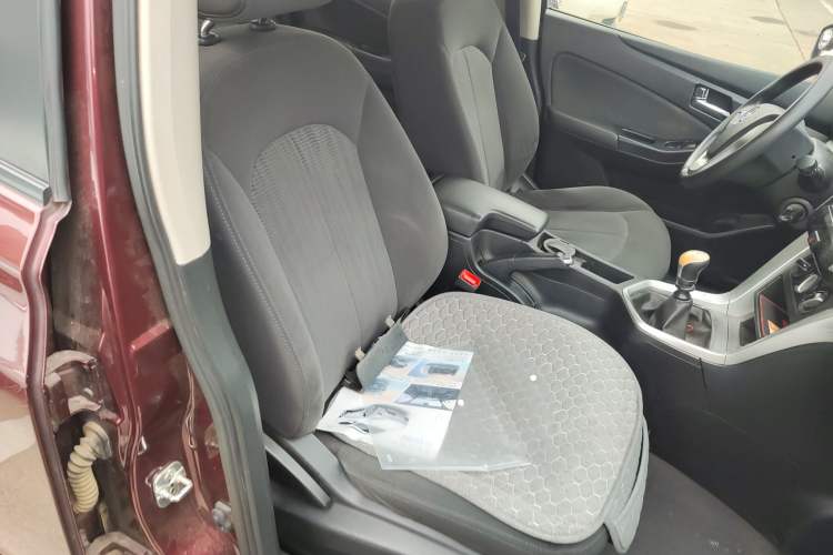 Used Venucia T70 2015 2.0L Manual RuiQu Version
