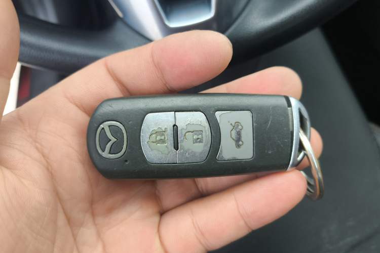 Used Mazda Mazda 3 Axela 2014 Sedan 1.5L Automatic Comfort Model
