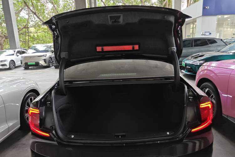 Used Volvo S90 2024 B5 Zhiyi Luxury Edition