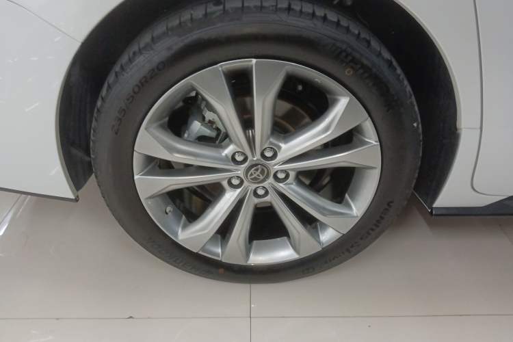 Used Toyota Sienna 2023 2.5L Hybrid Deluxe Edition
