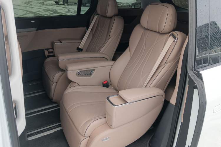 Used XPeng X9 2025 650 Long-Range Max
