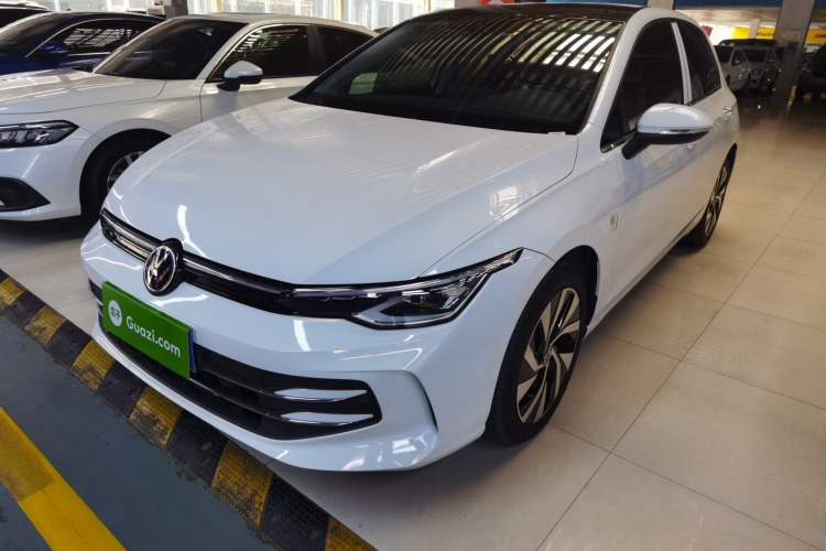 Used Volkswagen Golf 2025 300TSI Pro
