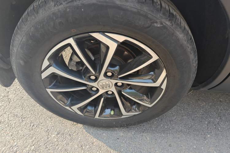 Used Buick Encore PLUS 2023 Smart Fun Edition
