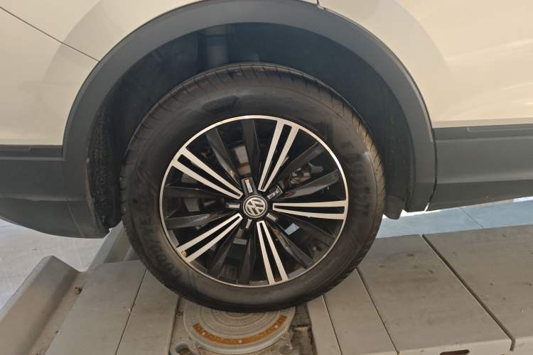 Used Volkswagen Tiguan L 2020 330TSI Automatic Two-Wheel Drive Luxury Edition China VI Standard