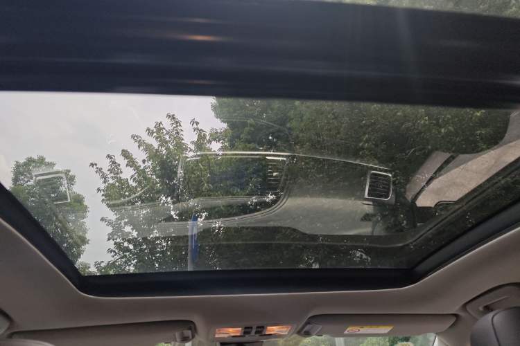 Used Toyota Highlander 2018 2.0T Two-Wheel Drive Luxury Edition 7 Seats China VI Standard
