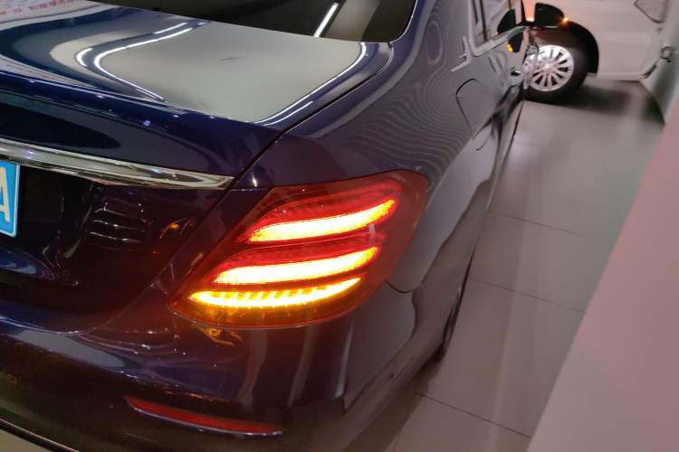 Used Mercedes-Benz E-Class 2018 E 300 L Sporty and Stylish Model
