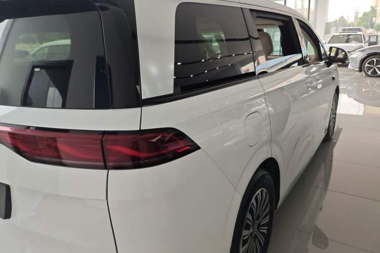 Used BYD Xia 2025 DM-i 1.5T 180km Excellence Model
