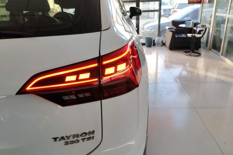 Used Volkswagen Tayron 2020 330TSI Two-Wheel Drive Luxury Smart Connectivity Version
