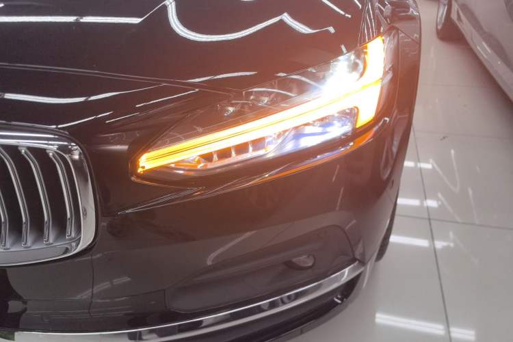 Used Volvo S90 2025 B5 Zhiya Luxury Edition