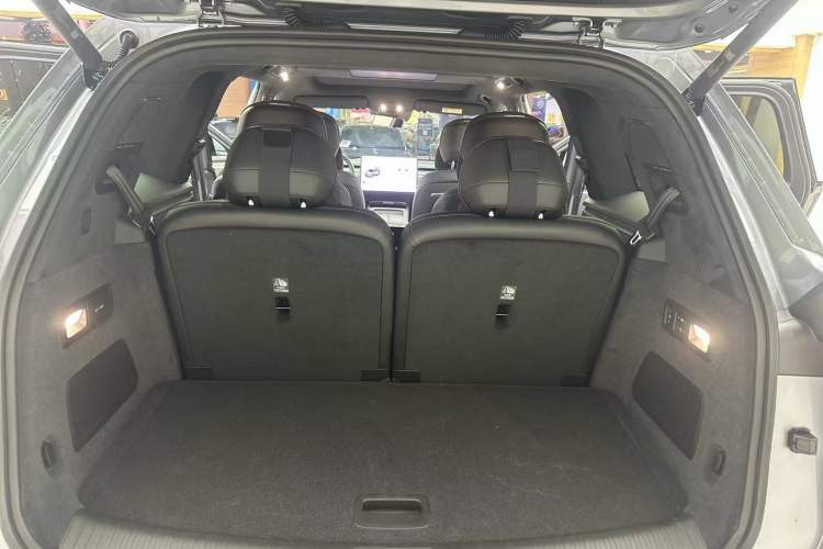 Used ONVO Luxeed L90 2025 Model—Max Six-Seater Version