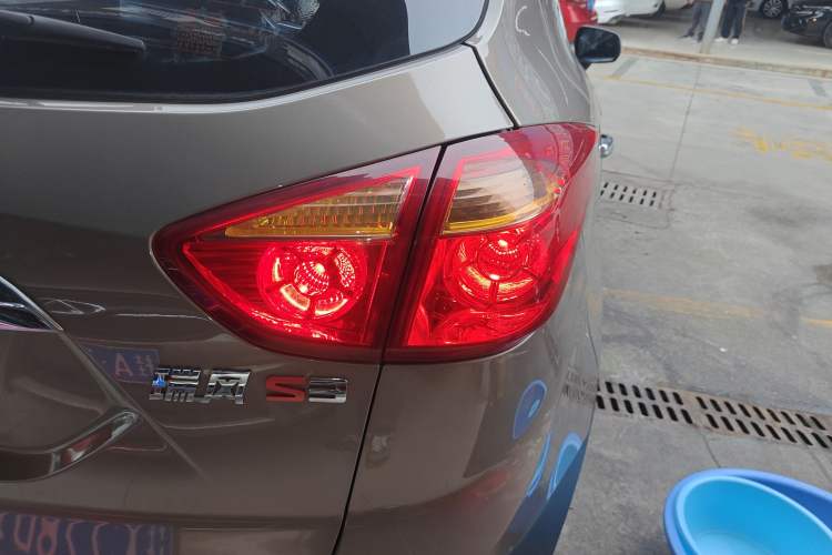 Used  Refine S3 2016 1.5L Manual Luxury Smart Version
