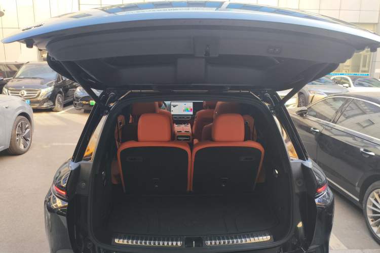 Used Li Auto L8 2023 Pro Model
