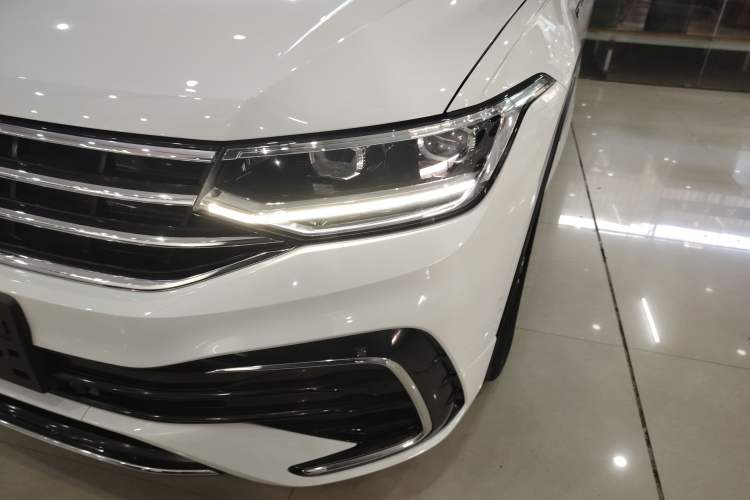 Used Volkswagen Tiguan L 2023 330TSI Automatic Two-Wheel Drive R-Line Enjoyment Edition
