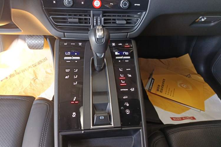 Used Porsche Macan 2023 Macan 2.0T
