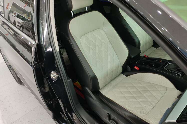 Used Volkswagen Magotan 2023 2 Million Units Commemorative Edition 330TSI DSG Luxury Version
