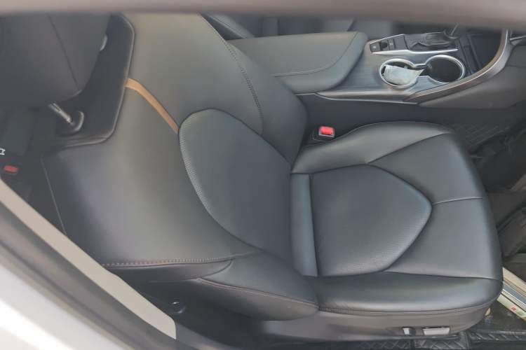 Used Toyota Camry 2021 2.0G Luxury Edition
