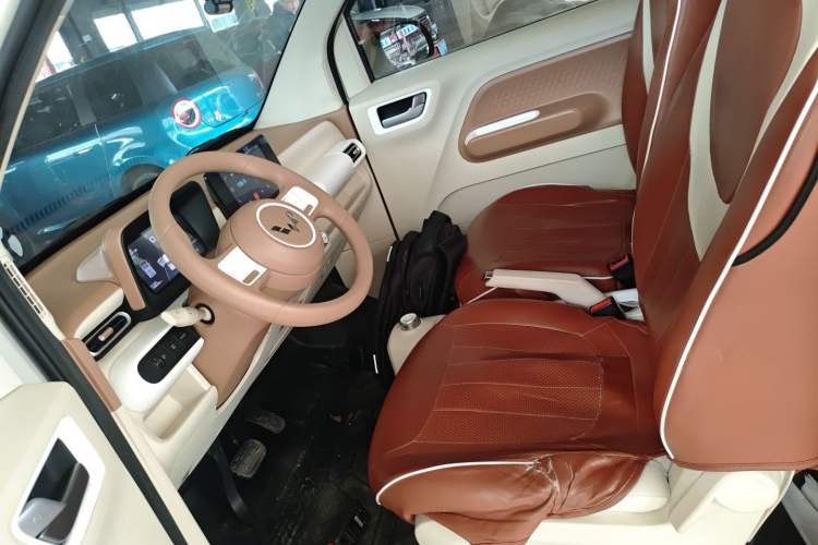 Used Wuling Hongguang MINIEV 2024 3rd Generation 215km Advanced Version
