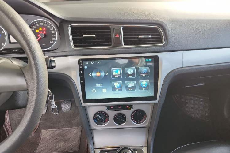 Used Volkswagen Lavida 2013 Restyled Classic 1.6L Manual Comfort Edition