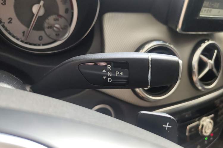 Used Mercedes-Benz GLA 2015 GLA 200 Fashion Model