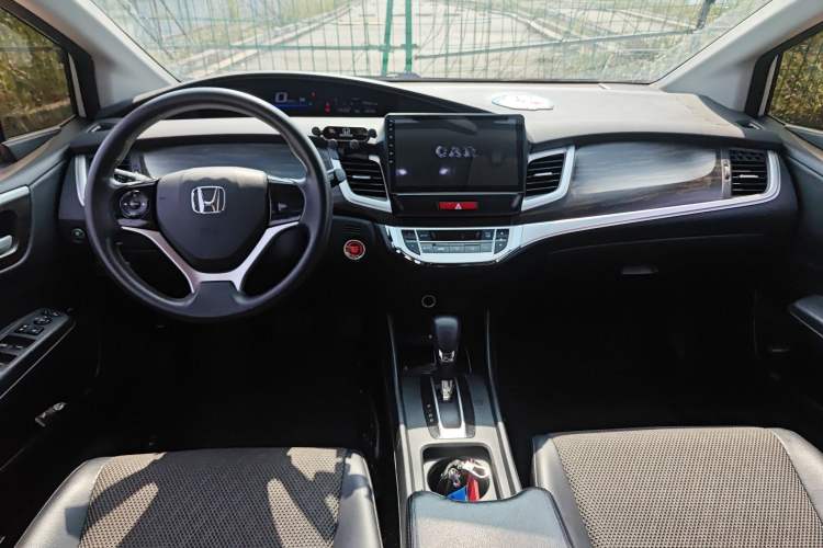 Used Honda Jade 2017 1.8L automatic Comfort version 5 seats
