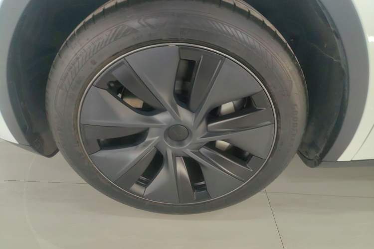 Used Tesla Model Y 2024 Rear-Wheel-Drive Version

