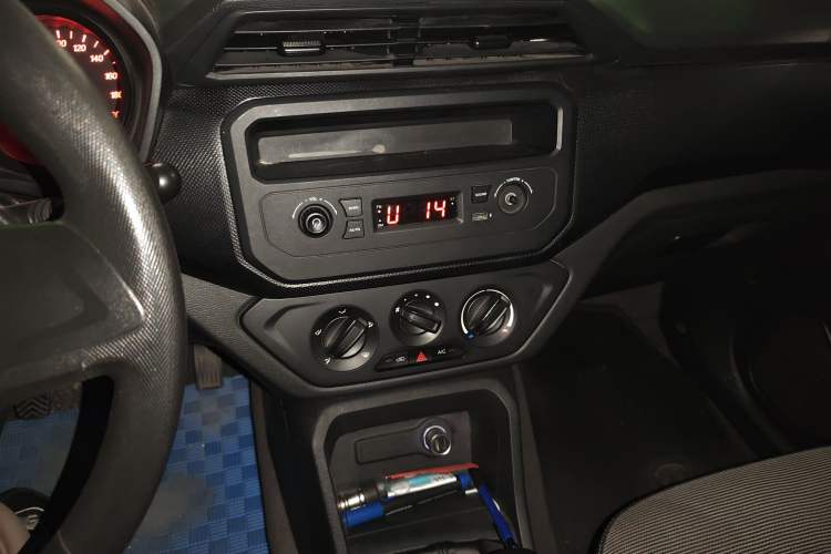 Used Wuling Hongguang 2019 1.5L S Basic Version China VI Standard LAR
