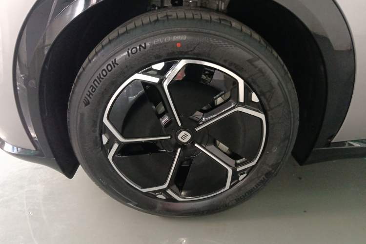 Used  YU7 2025 Ultra-Long Range Rear-Wheel Drive Version
