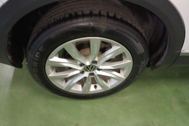 Used Volkswagen T-ROC 2022 280TSI DSG Two-Wheel Drive Elite PLUS
