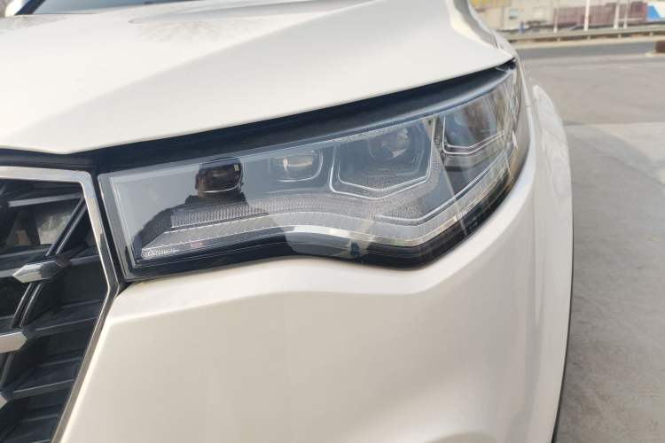 Used Zotye T700 2017 1.8T Dual-Clutch Luxury Model
