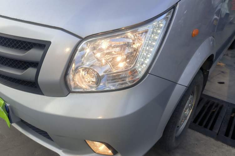 Used Foton Toano 2022 2.0T Manual Tongtu Multi-Function Long Wheelbase Mid-Roof Single-Tire 5/6/7/9-Seater 4F20TC3
