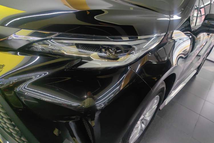 Used Toyota Granvia 2024 2.5L Hybrid Comfort Edition
