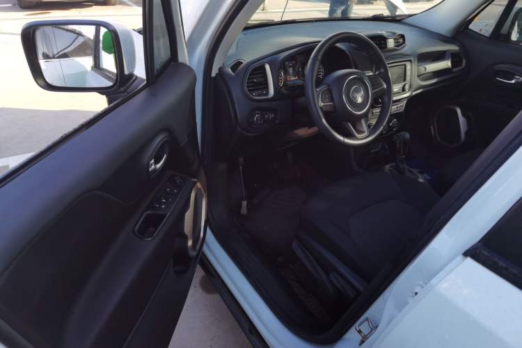 Used  Renegade 2017 180T Automatic High-Energy Version