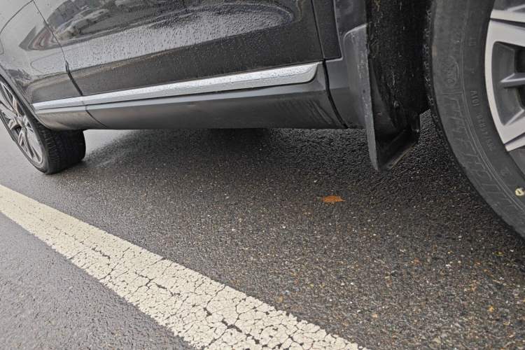 Used Hongqi HS5 2022 Facelifted Version 2.0T Smart Connect Flagship All-Wheel-Drive Edition
