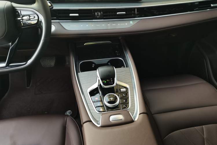 Used Chery Tiggo 8 PRO 2024 Champion Edition 390T Two-Wheel Drive Peak Version 5 Seats
