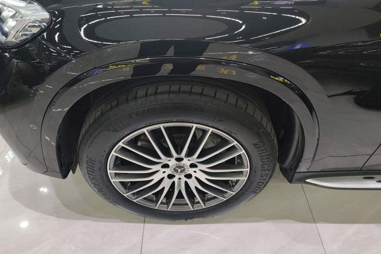 Used Mercedes-Benz GLC 2023 GLC 300 L 4MATIC Dynamic Edition 5-seater
