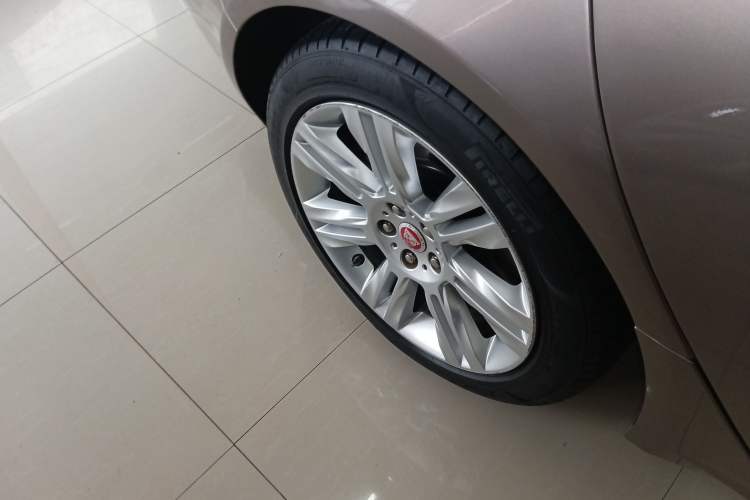 Used Jaguar XFL 2019 XFL 2.0T 250 PS Four-Wheel Drive Luxury Edition
