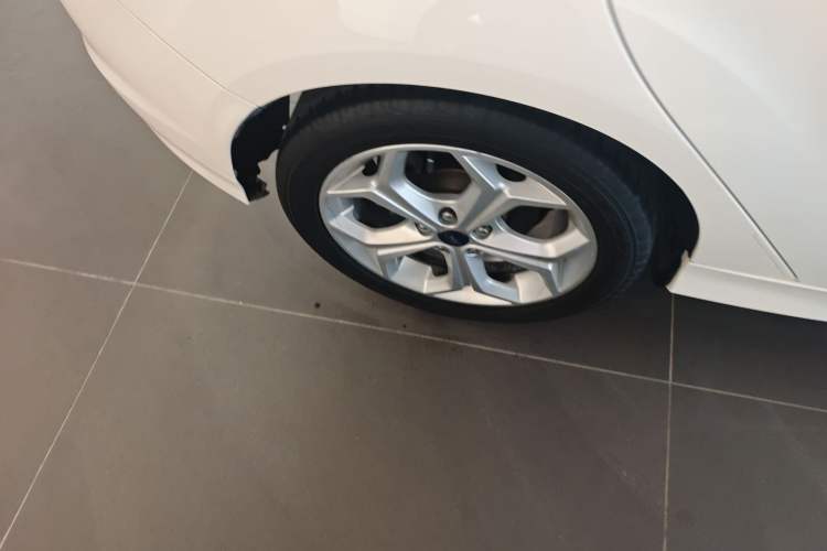 Used Ford Focus 2012 Hatchback 2.0L Automatic Luxury Sport Model