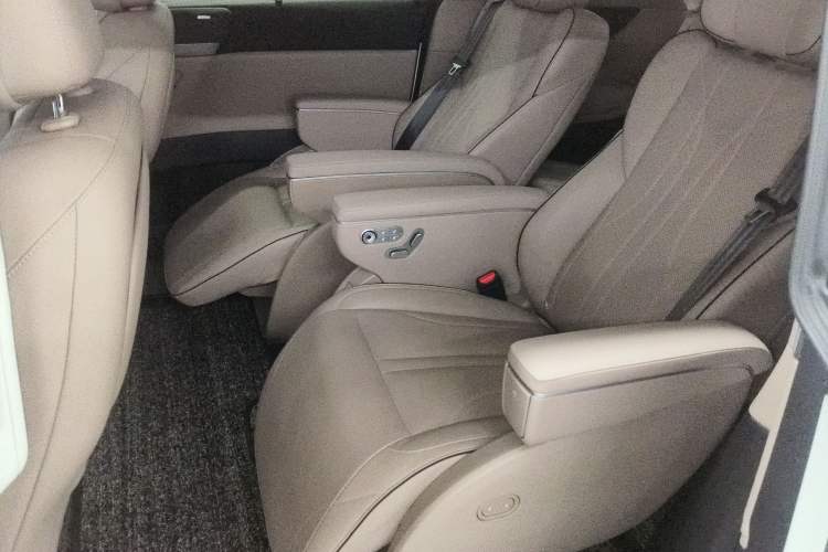 Used XPeng X9 2024 702 Ultra-Long Range Max
