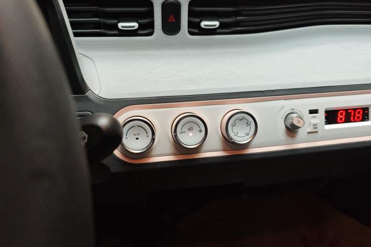 Used Wuling Hongguang MINIEV 2021 Macaron Fashion Model Lithium Iron Phosphate