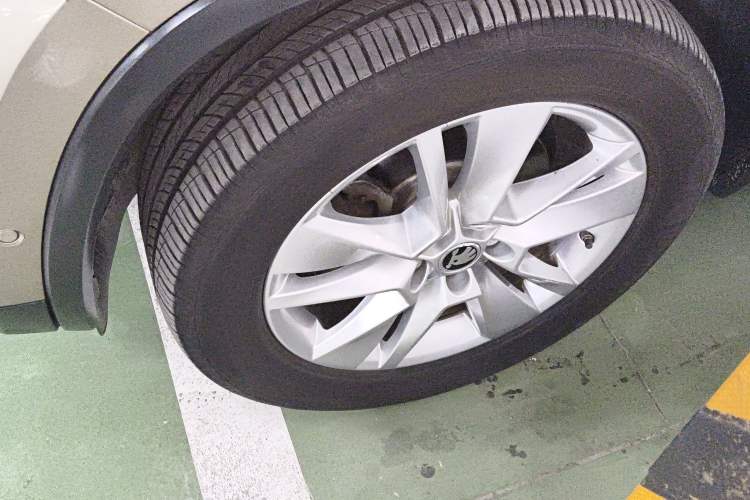 Used Skoda Kodiaq 2019 Facelifted TSI330 5-Seater Two-Wheel-Drive Luxury Enjoyment Edition China VI Standard
