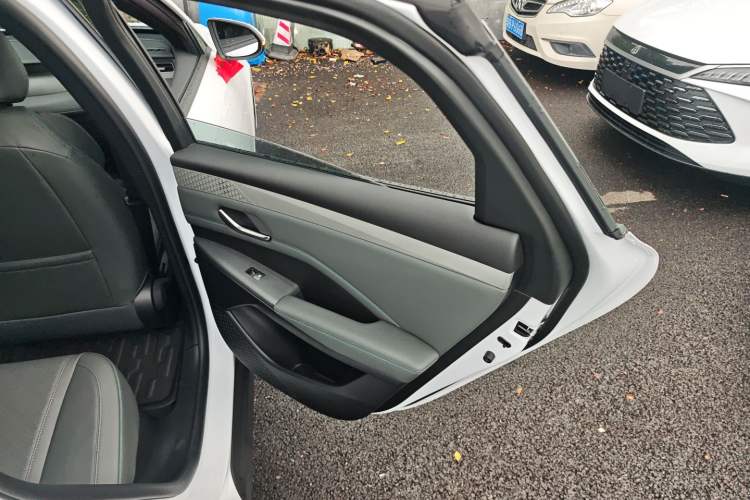 Used BYD Qin PLUS 2025 DM-i Smart Drive 55KM Leading Model
